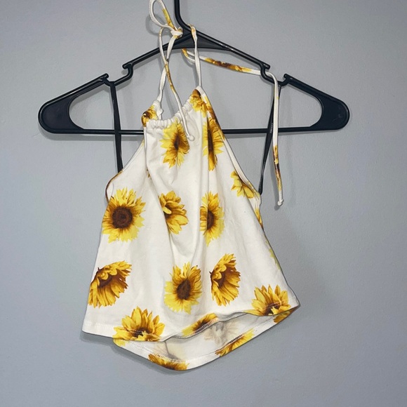 Forever21 White SunFlower Halter Crop Top. Size M - Picture 1 of 3